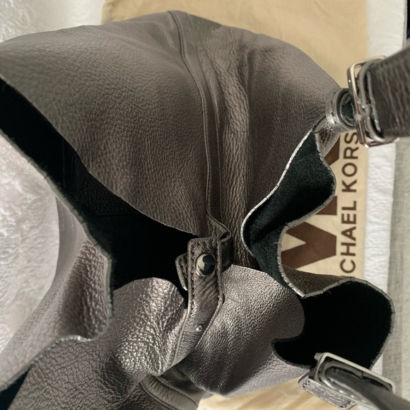 Michael Kors genuine leather purse - Picture 6 of 6